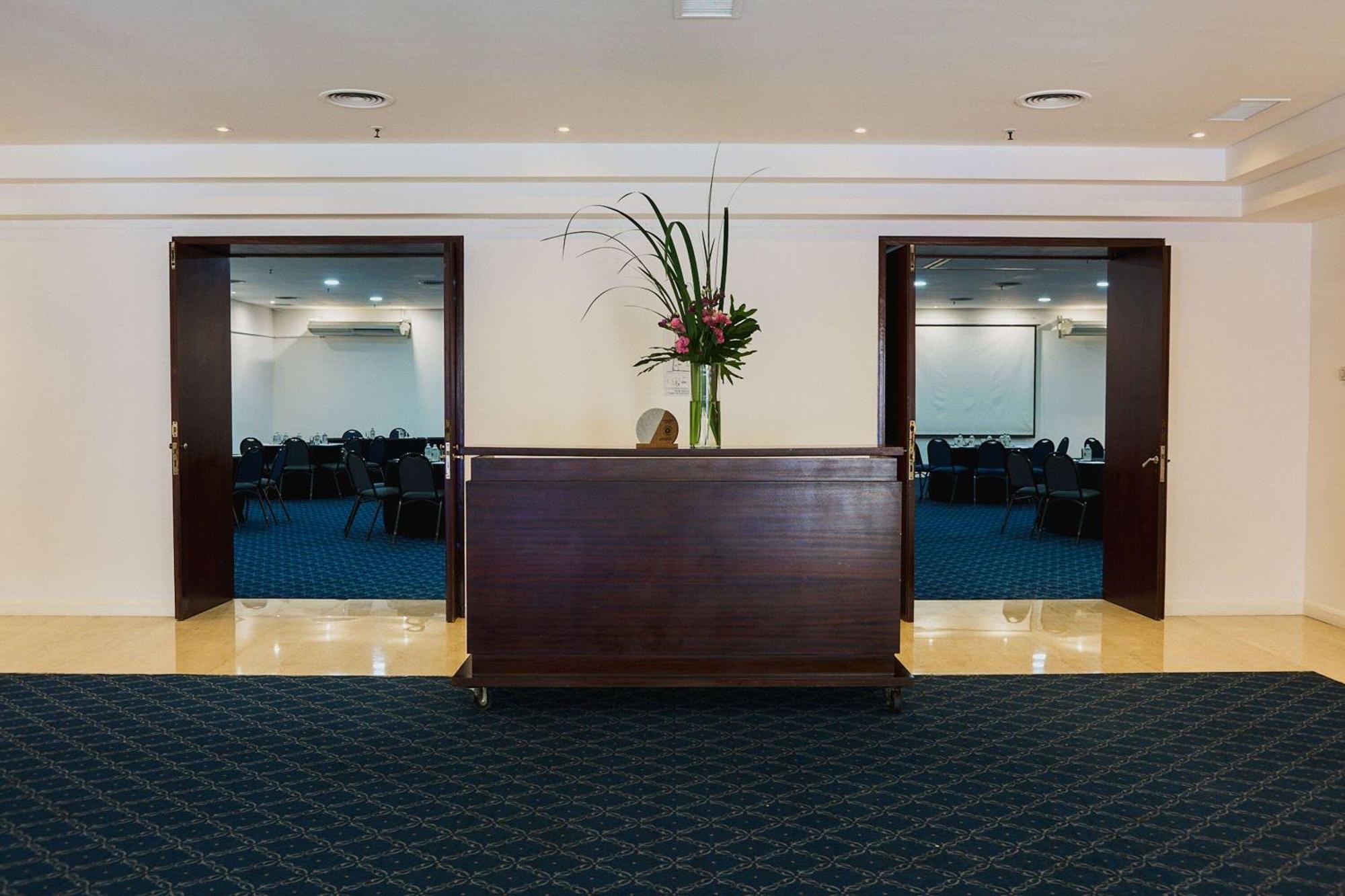 Dazzler By Wyndham Buenos Aires San Martin Hotel Kültér fotó